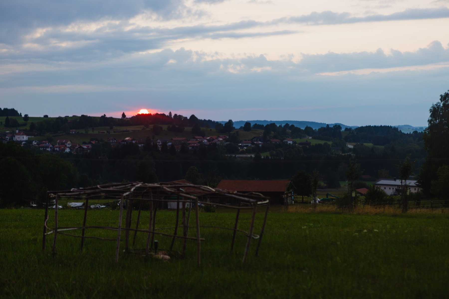 Sonnenuntergang über den bayerischen Voralpen beim Retreat